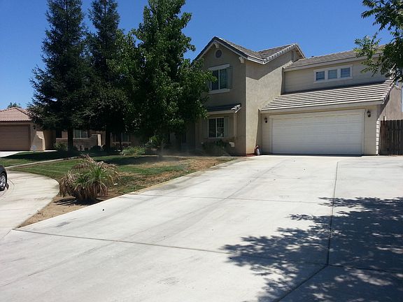 Extra long, wide driveway, plus RV parking behind gate
