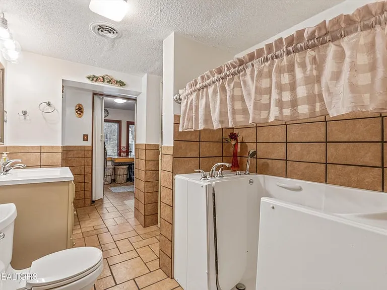 1301 Chert Pit Rd — Photo 17