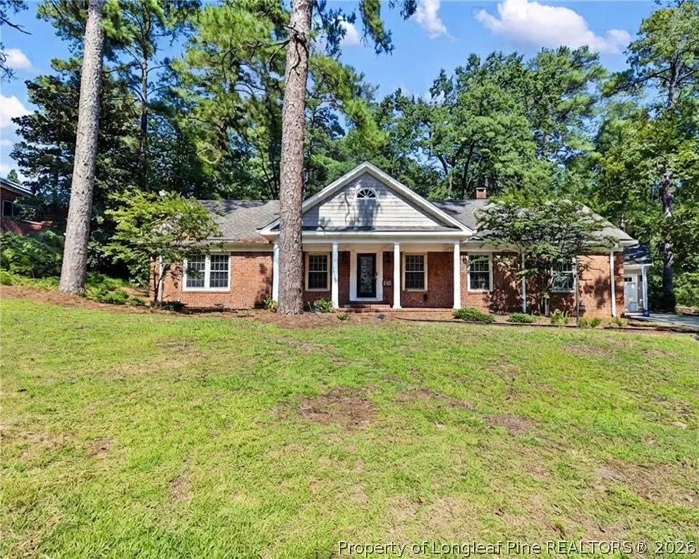 5 bed, 3.0 bath, 2862 sqft, $2,800 — Photo 1