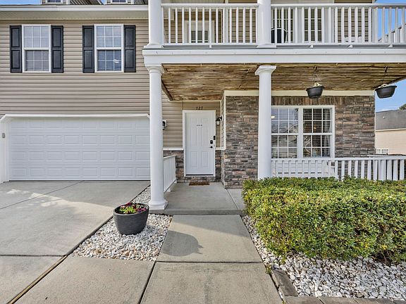 4th image of 727 Applegate Ln