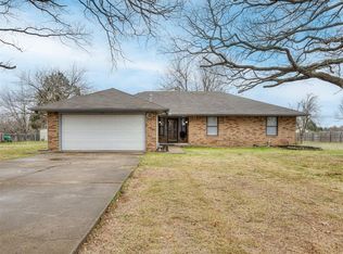 515 Ridgecrest Dr, Guthrie, OK 73044