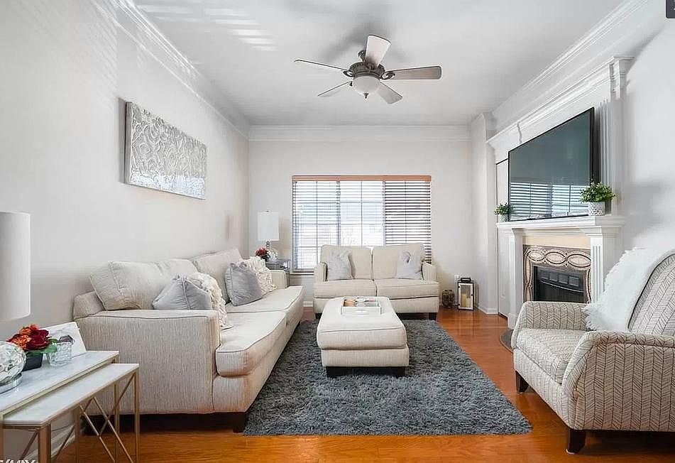 1st image of 5602 Acorn Ln #71