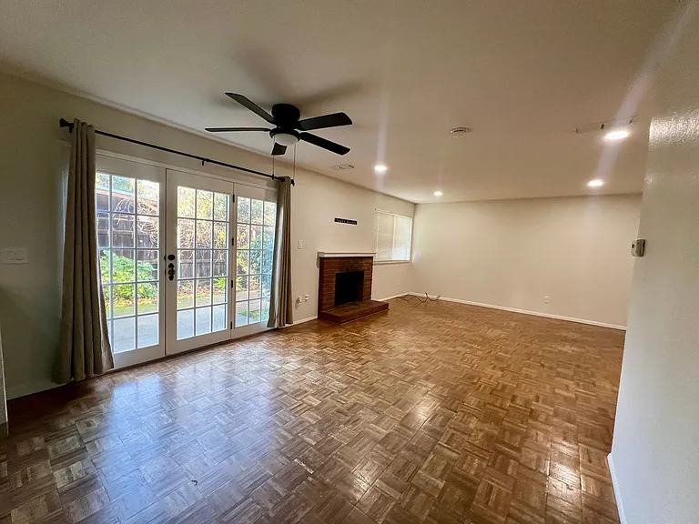 5170 Riverside Blvd — Photo 8
