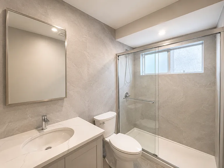 6796 Waltham Ave — Photo 7
