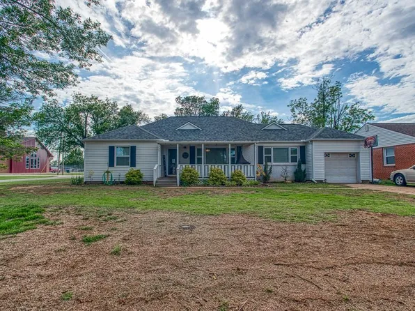 720 S 9th St, Kingfisher, OK 73750