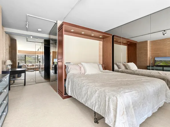 430 East 56th Street image 5 of 9