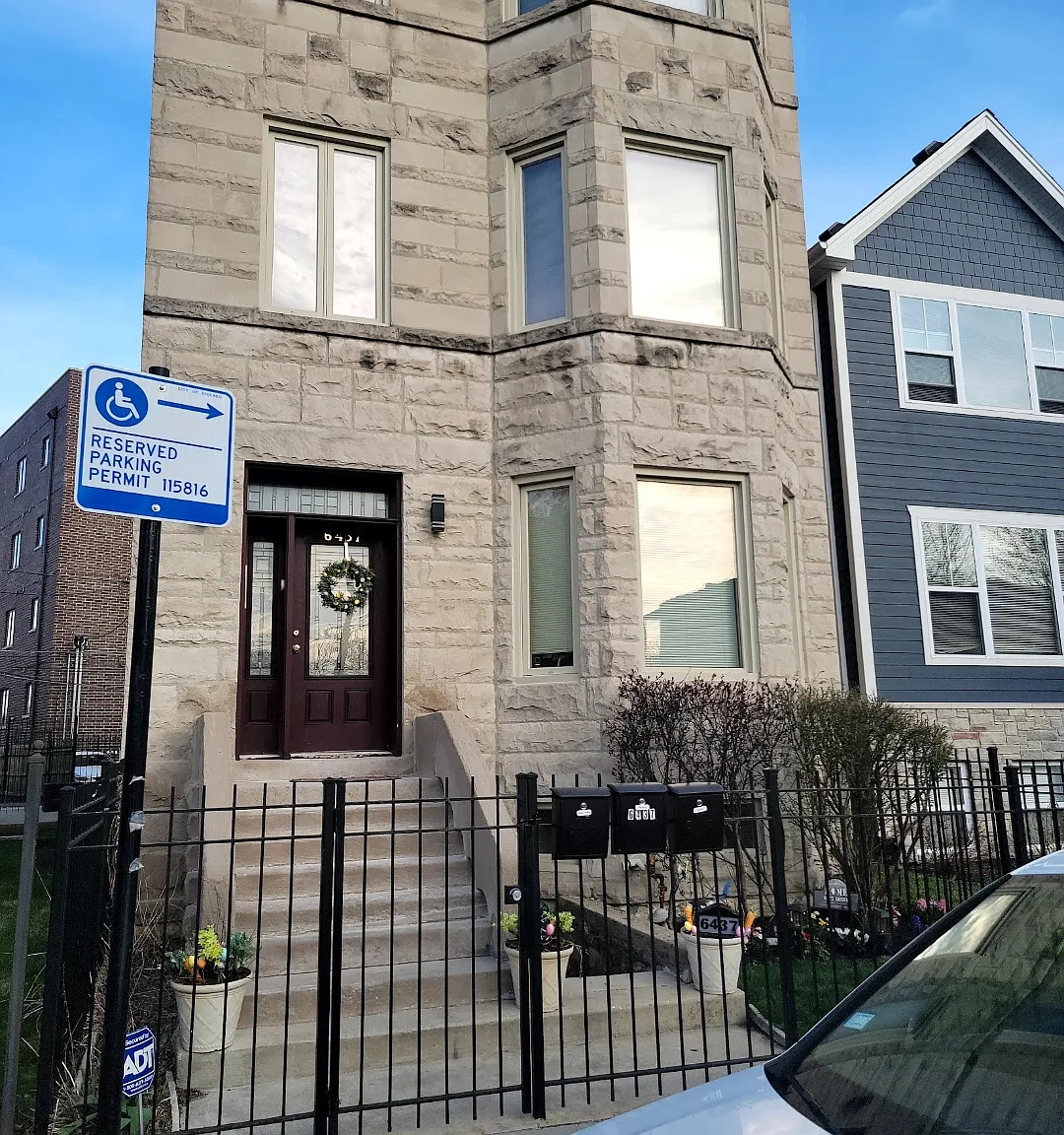 6437 S Minerva Avenue — Photo 1