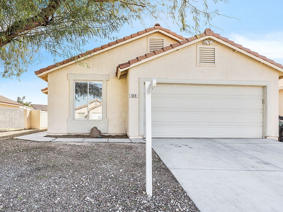 1st image of 609 Carlos Julio Ave