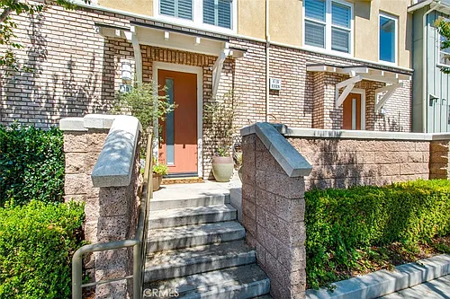 10 Brownstone Way Photo 1