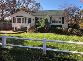 18 Walter Ave, Patchogue, NY 11772