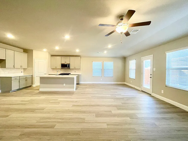 1203 Mahogany Dr — Photo 7