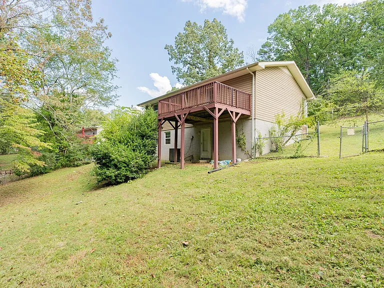 37 Anderson Rd — Photo 3