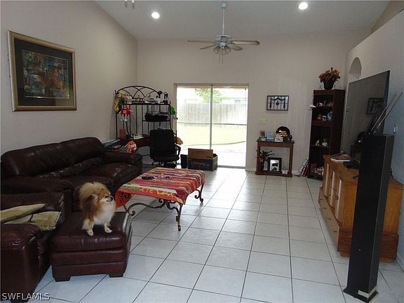 4th image of 1037 SE 11th St
