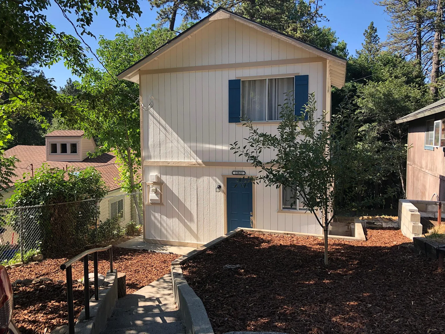 2 bed, 1300 sqft, $2,100 — Photo 1