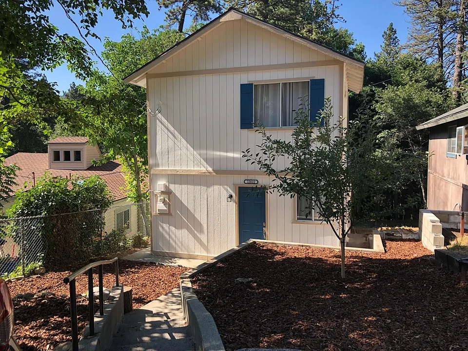 22822 Azalia Ln