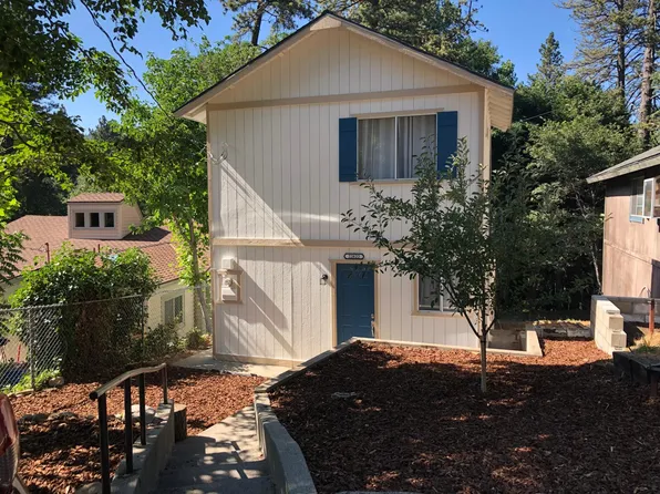 22822 Azalia Ln, Crestline, CA 92325