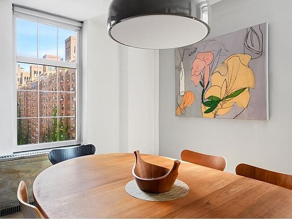 3rd image of 470 W 24th St APT 14A