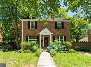 7403 Wildwood Dr, Takoma Park, MD 20912