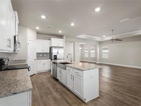 2nd image of 10528 N Redland St