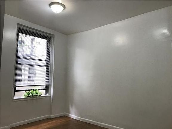 2nd image of 2128 35th St APT 1B