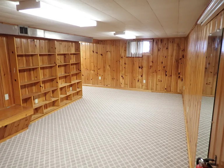 131 Jarvis Cir — Photo 19
