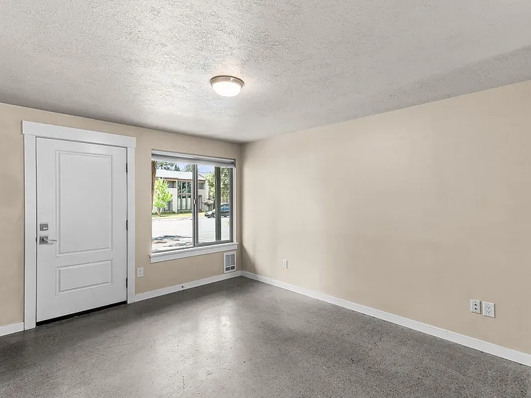 2150 Hill St #1 — Photo 4