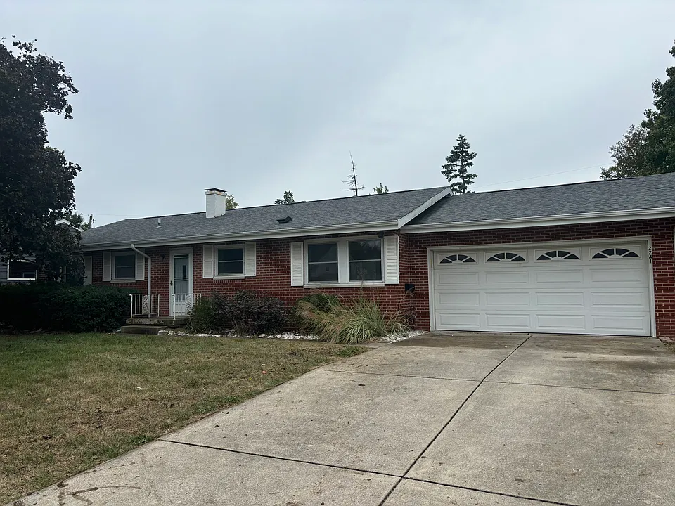 2241 Delaware Dr