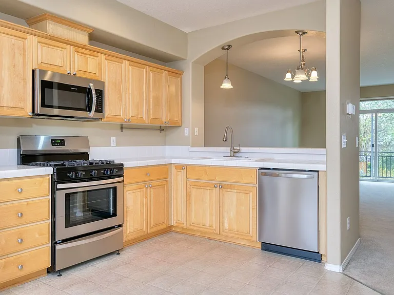 17098 Berkeley Ln — Photo 13