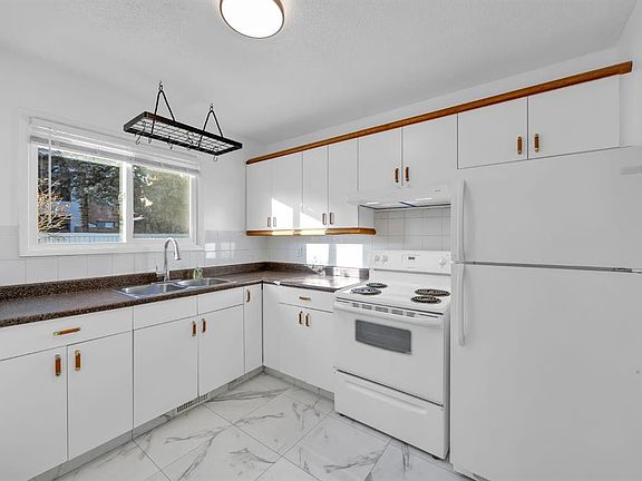 3rd image of 219 W 90th Ave SE #33