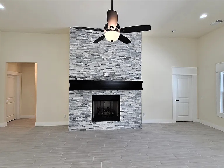 108 Tralee Ct — Photo 6