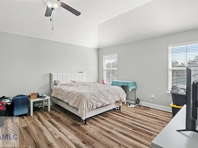 543 Thorp Cir — Photo 14