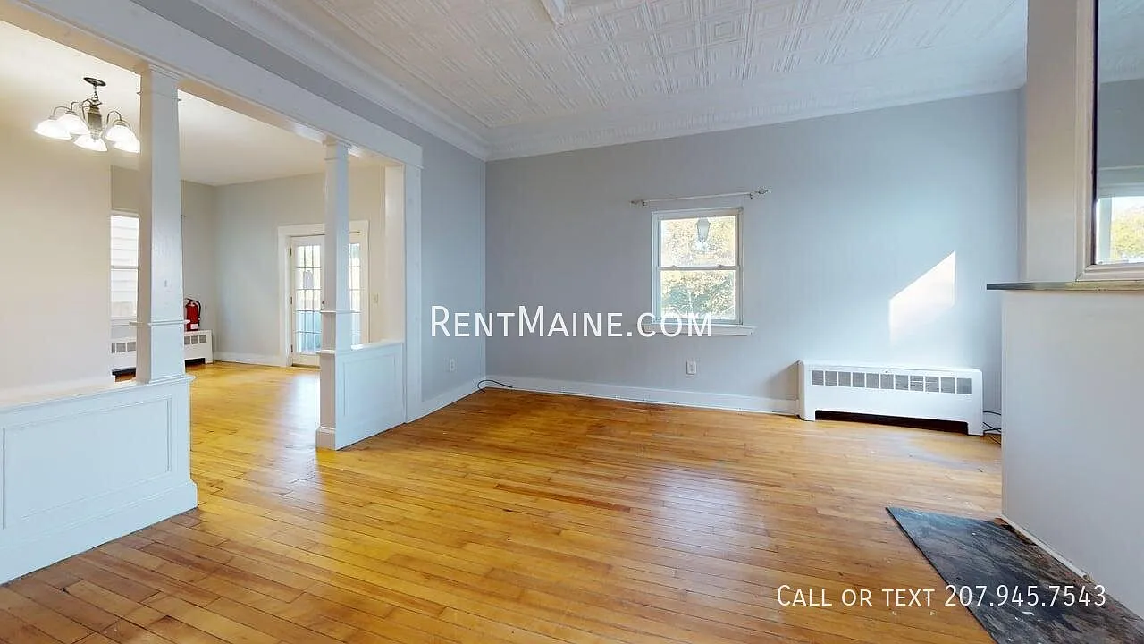 3 bed, 1.5 bath, 2020 sqft, $2,000 — Photo 3