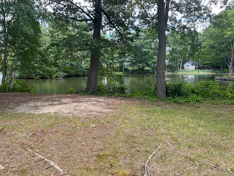 20 Breeze Dr — Photo 25