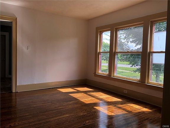 4th image of 125 Stinard Ave