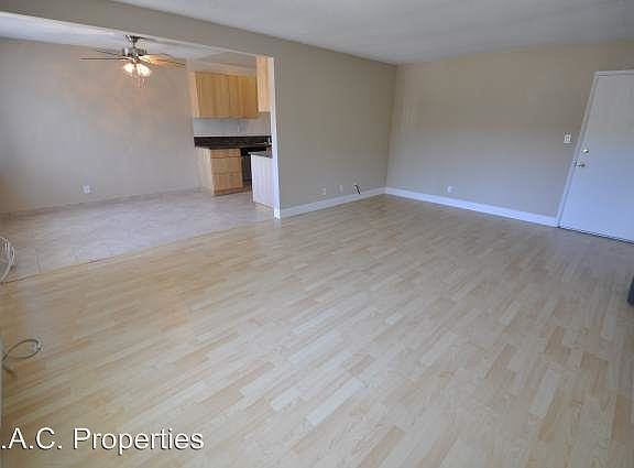 3rd image of 14025 Moorpark St APT 22