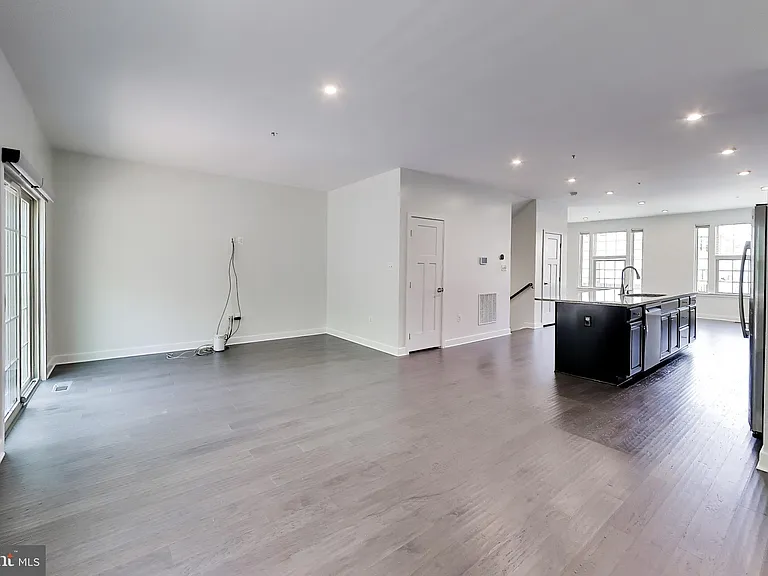 8012 Spring Arbor Dr — Photo 11