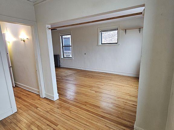 2nd image of 514 1/2 E 4th St #C