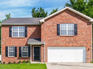 365 Clearlake Dr, La Vergne, TN 37086