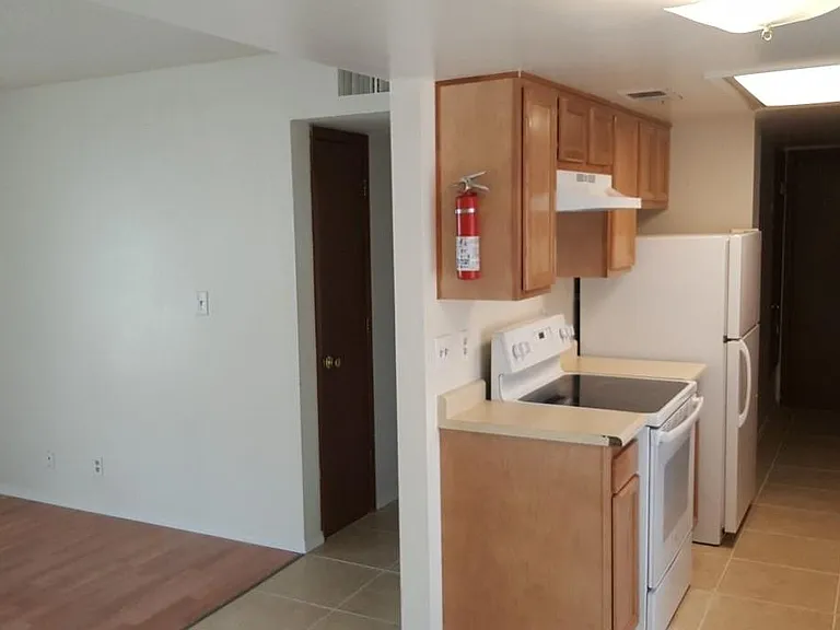 13105 Fruit Ave NE — Photo 2
