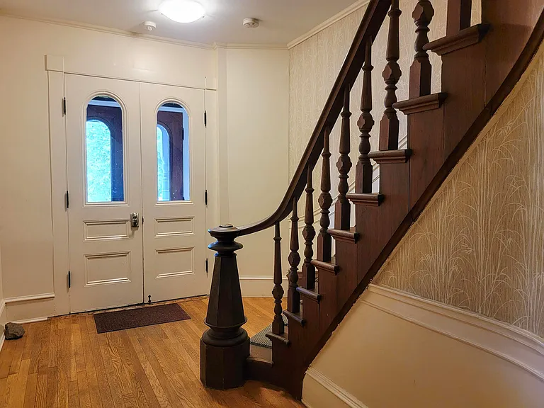 713 Central Ave #2 — Photo 4