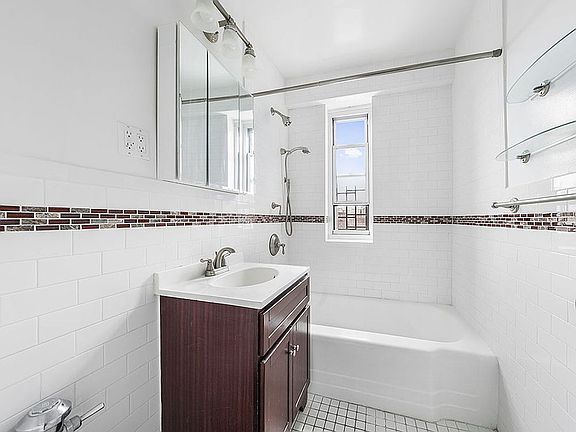 5th image of 575 Grand St #D1207