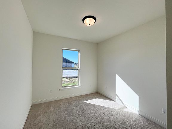 5th image of 26090 Purdy Ave