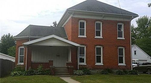 1st image of 222 E Leggett St