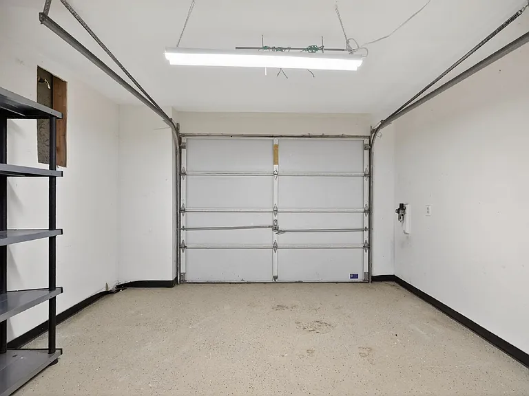 1712 Kenbrook Ct NW — Photo 43