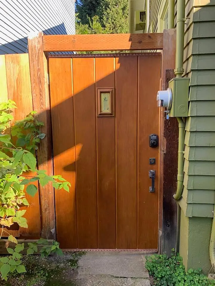 ENTRANCE TO DAYLIGHT BASEMENT APARTMENT - N Michigan Ave