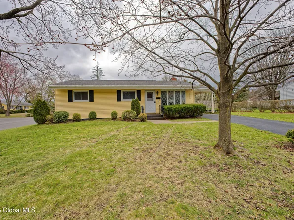 3 Caroline Street, Latham, NY 12110