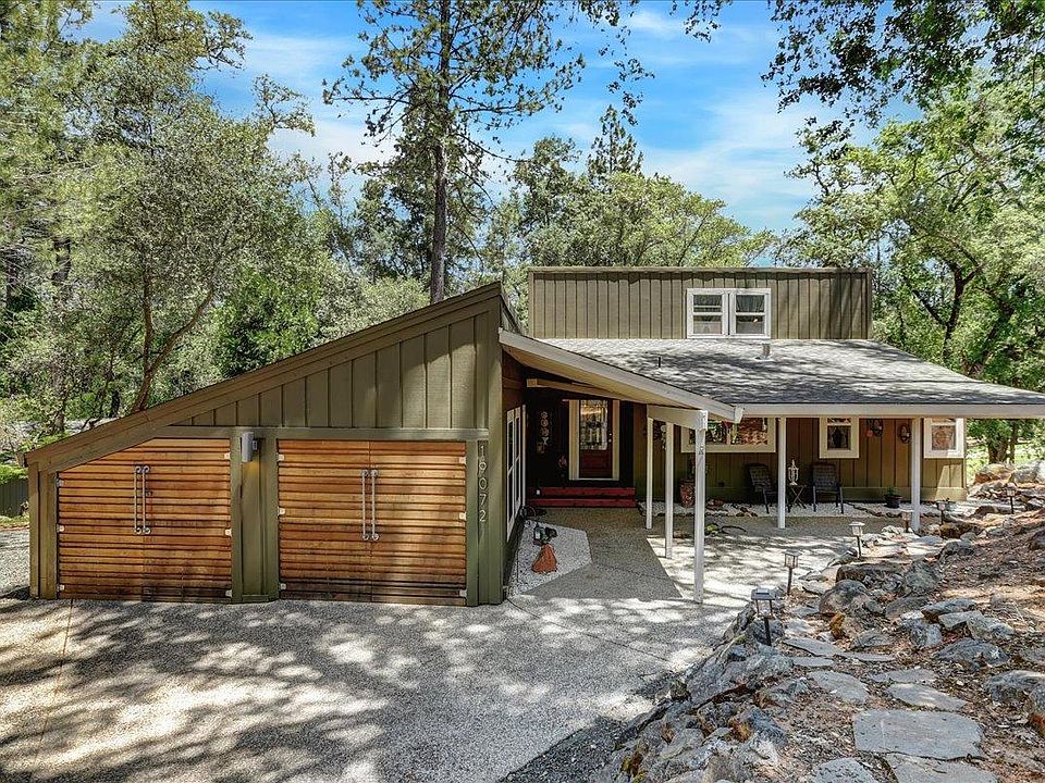 1st image of 19072 Lake Forest Dr