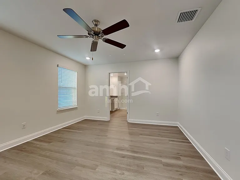 1043 Grafton Ridge Dr — Photo 13
