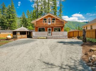 8664 Valley Ct, Maple Falls, WA 98266