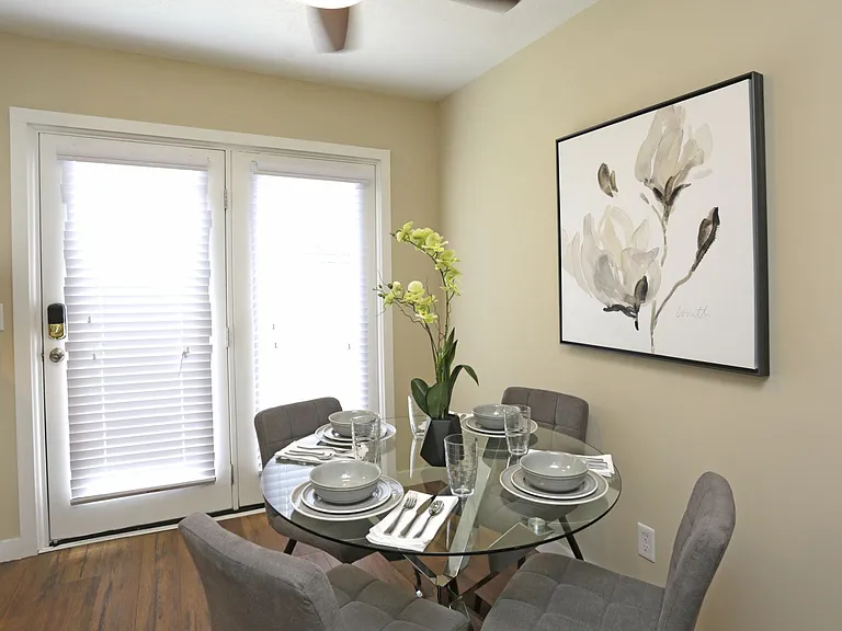 Western Villa Townhomes — Photo 7